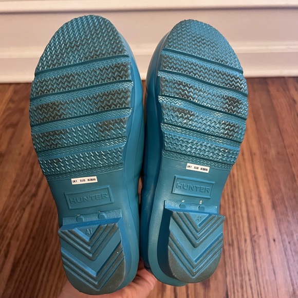 Hunter Big Kids Original Gloss Rain Boots, Size 2 - Picture 10 of 11